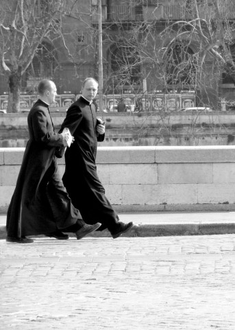 642px-Priests_rome